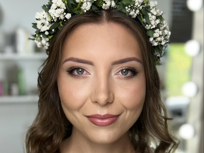 agnieszka-olczyk-wizazystka-i-stylistka zdjęcie prezentacji gdzie wesele