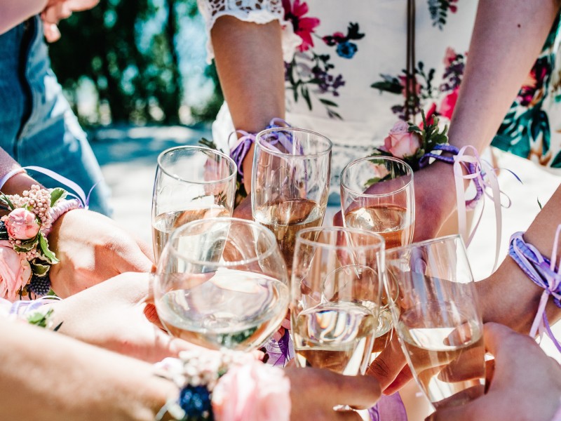 jak-spedzic-wieczor-panienski-6-pomyslow-na-prezent-na-wieczor-panienski