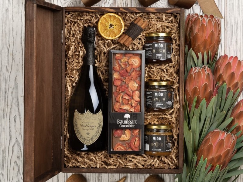 trafiony-upominek-dla-nowozencow-podaruj-im-dobry-alkohol-na-prezent-slubny