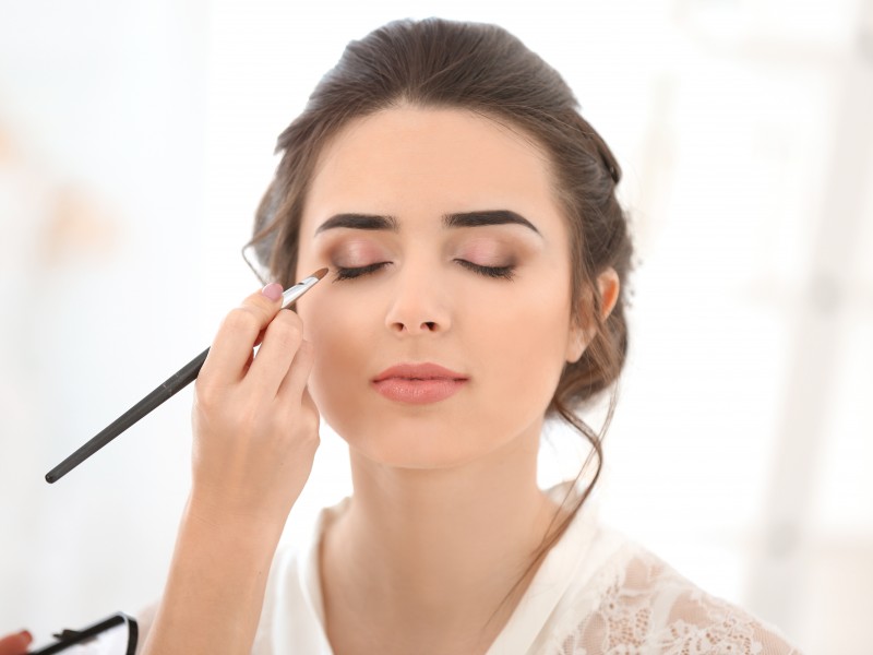 jak-wykonac-idealny-makijaz-slubny