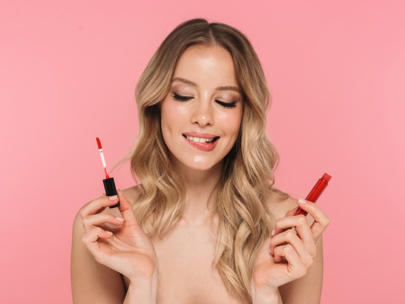 pomadka-czy-blyszczyk-jest-na-to-sposob