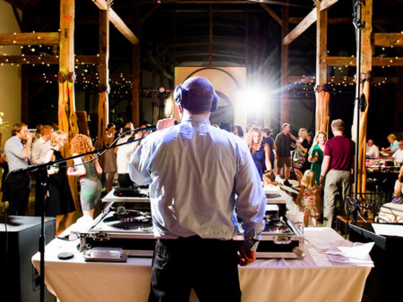 10-najlepszych-dj-ow-na-wesele-poznan-i-okolice-opinie-cennik-wolne-terminy