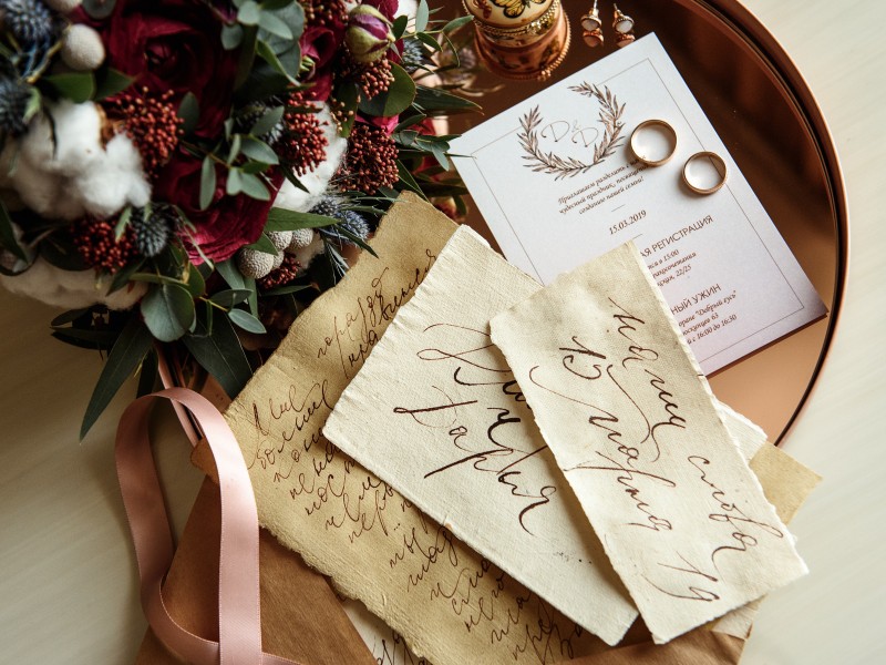 jak-w-ciekawy-sposob-zaprosic-gosci-na-wesele-najciekawsze-pomysly-na-zaproszenia-slubne