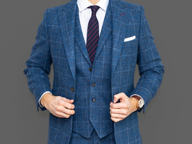 top-5-trendow-w-garniturach-meskich-na-2025-rok