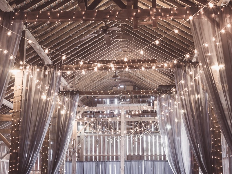 wesele-w-stodole-najgoretszym-trendem-od-kliku-lat