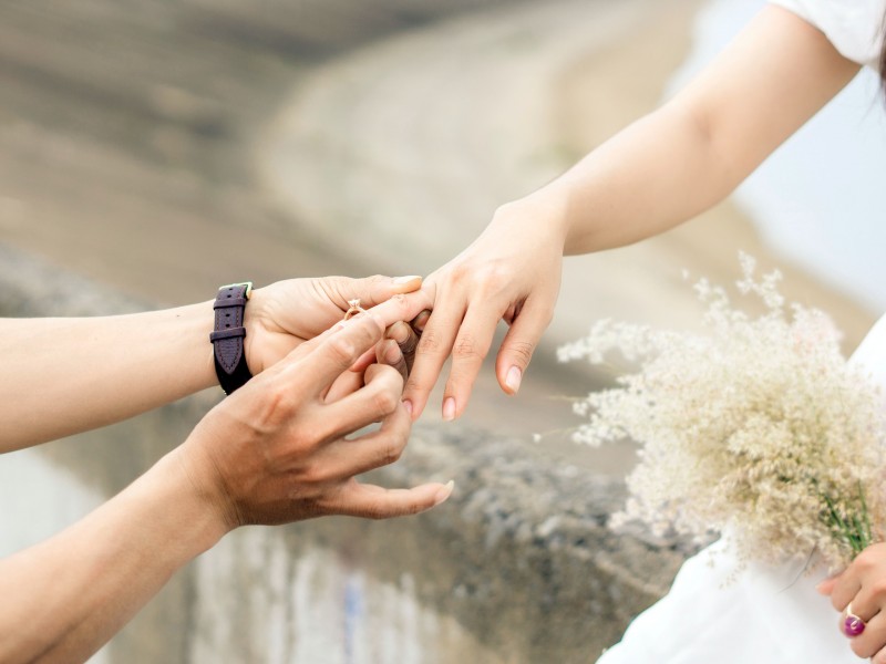 oswiadczyny-a-zareczyny-czym-sie-roznia