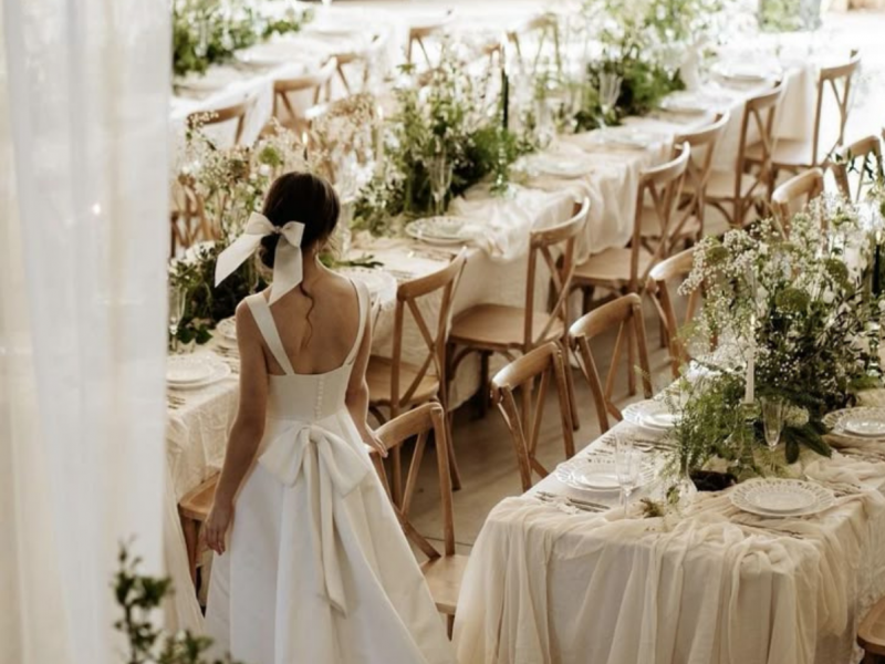 ile-kosztuje-dekoracja-sali-weselnej-w-2025-roku