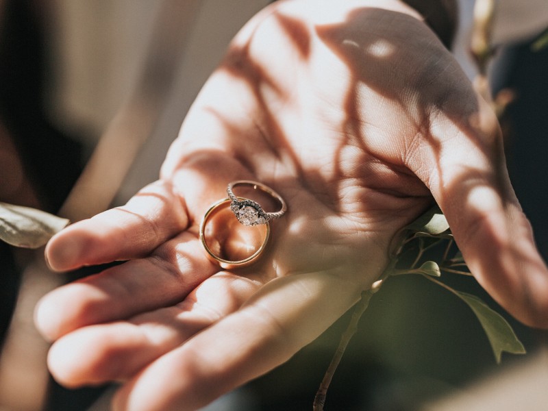 obraczka-slubna-symbol-malzenstwa-i-jego-historia