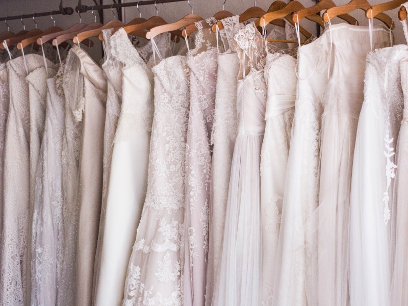 wybieramy-idealna-suknie-slubna