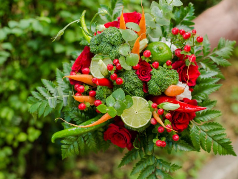 bukiety-slubne-z-owocow-jeden-z-najciekawszych-trendow-2016