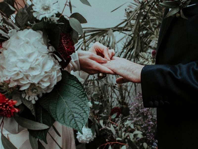 najczestsze-pytania-dotyczace-obraczek-slubnych