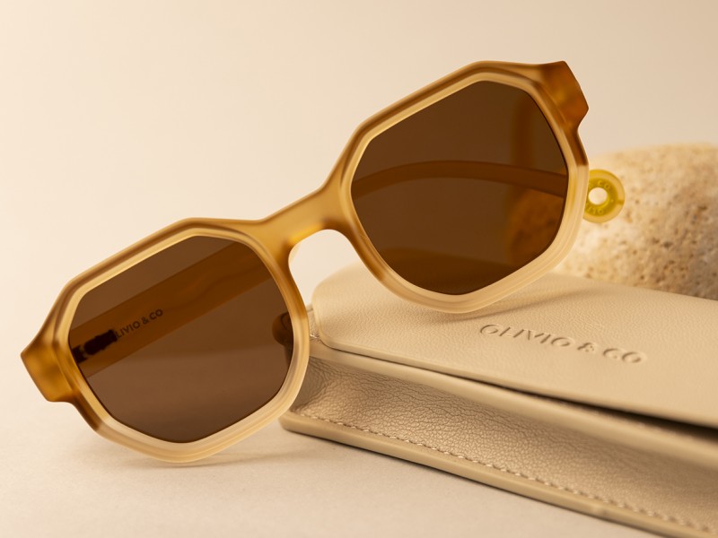 stylowe-okulary-przeciwsloneczne-na-wesele-jakie-wybrac