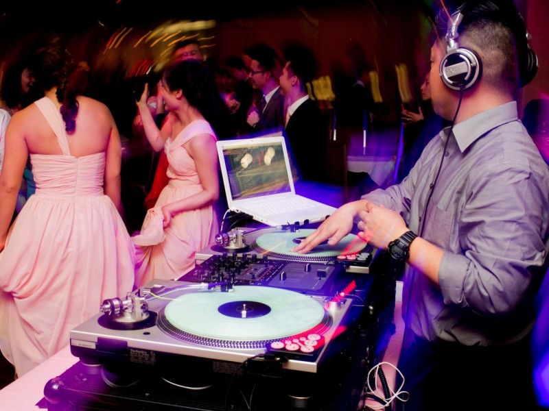 10-najlepszych-dj-ow-na-wesele-krakow-i-okolice-opinie-cennik-wolne-terminy