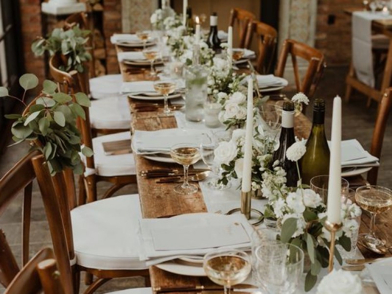 8-sposobow-by-twoj-stol-weselny-byl-idealny