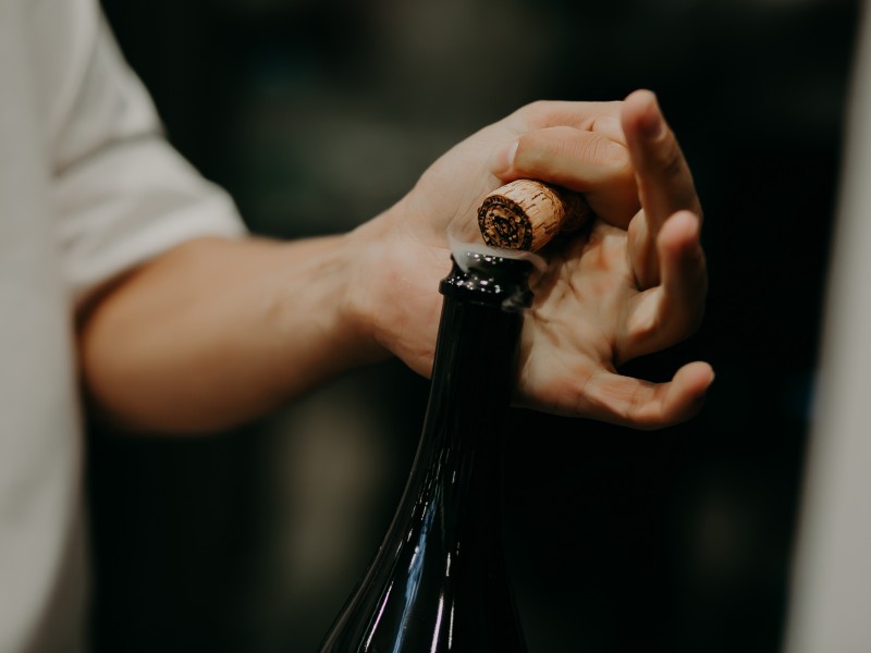 sposoby-i-techniki-otwierania-wina-musujacego
