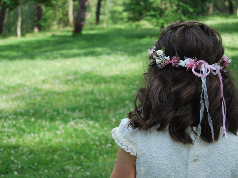 jak-ubrac-sie-na-komunie-podpowiedzi-stylizacji-dla-kobiet