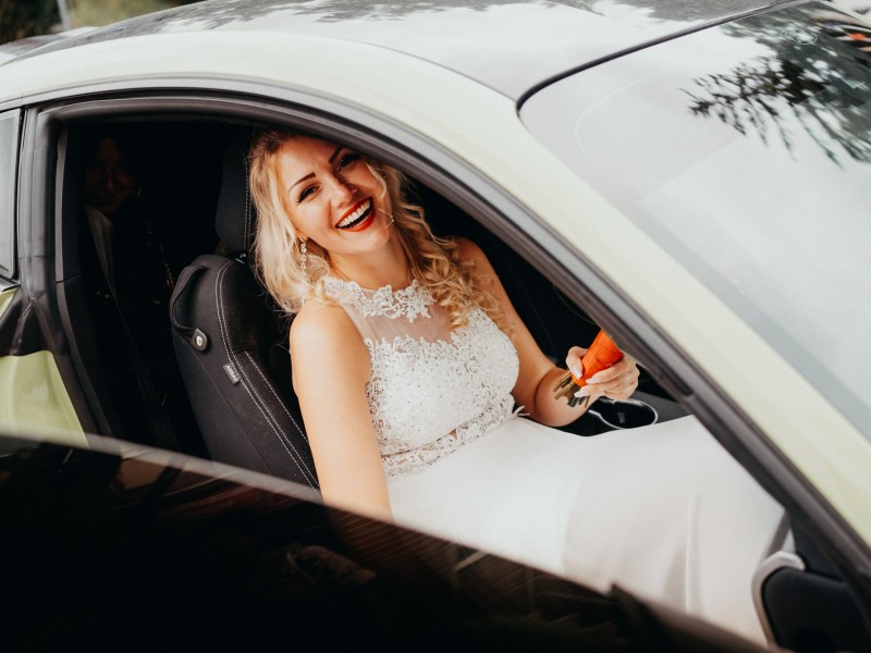 brat-aparat zdjęcie prezentacji gdzie wesele