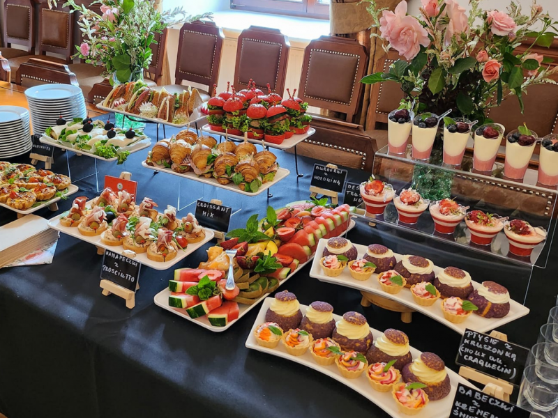 cateria-uslugi-cateringowe zdjęcie prezentacji gdzie wesele