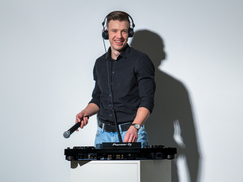 dj-miczi zdjęcie prezentacji gdzie wesele