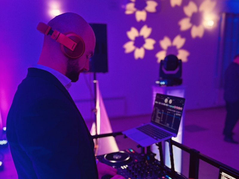 dj-rivio-mateusz-salega zdjęcie prezentacji gdzie wesele