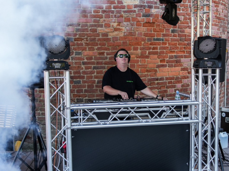 dj-smarty zdjęcie prezentacji gdzie wesele