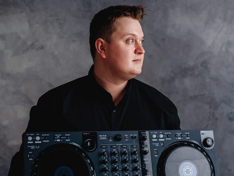 dj-szymix-szymon-sleboda zdjęcie prezentacji gdzie wesele
