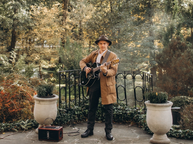 eugene-wokalista-gitarzysta zdjęcie prezentacji gdzie wesele