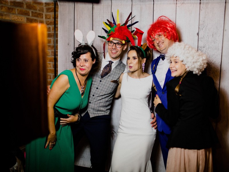 fotobudka-retro zdjęcie prezentacji gdzie wesele