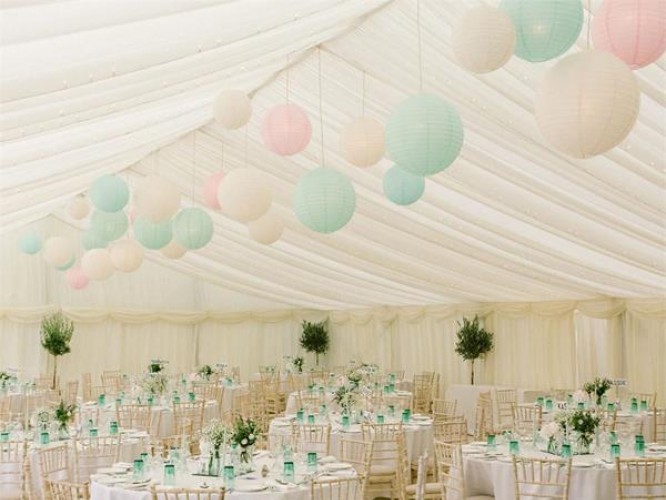 jak-posadzic-gosci-przy-stolach-weselnych