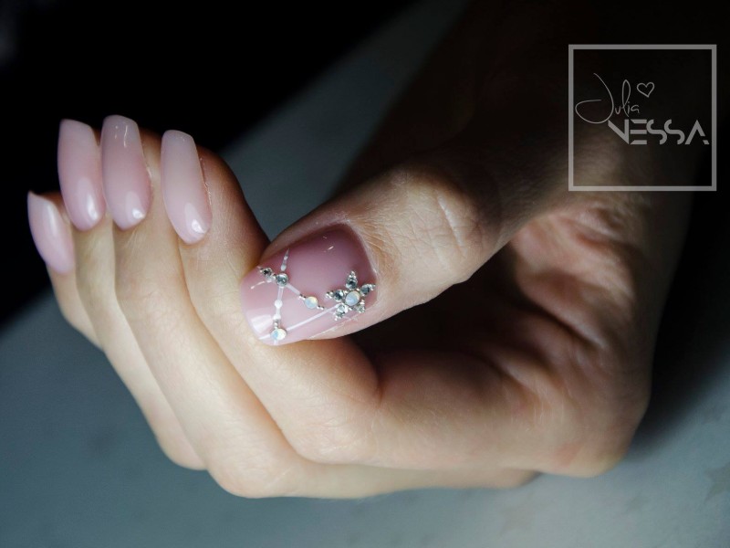 julia-nessa-stylizacja-paznokci zdjęcie prezentacji gdzie wesele