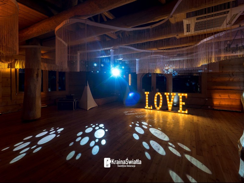 kraina-swiatla-dekoracja-sali-swiatlem zdjęcie prezentacji gdzie wesele