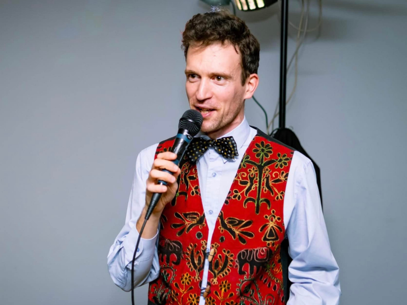 krzysztof-czerwinski-konferansjer-i-animator zdjęcie prezentacji gdzie wesele