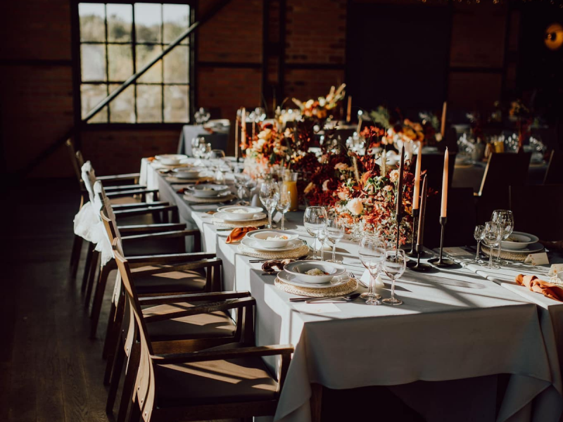 kwiaty-w-kredensie-pracownia-florystyczna zdjęcie prezentacji gdzie wesele