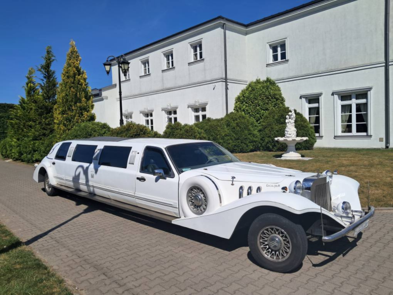 limuzyna-retro-do-slubu zdjęcie prezentacji gdzie wesele