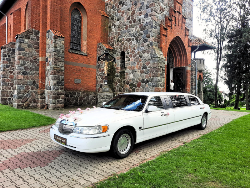 lincoln-6-drzwiowy-limuzyna-do-slubu zdjęcie prezentacji gdzie wesele