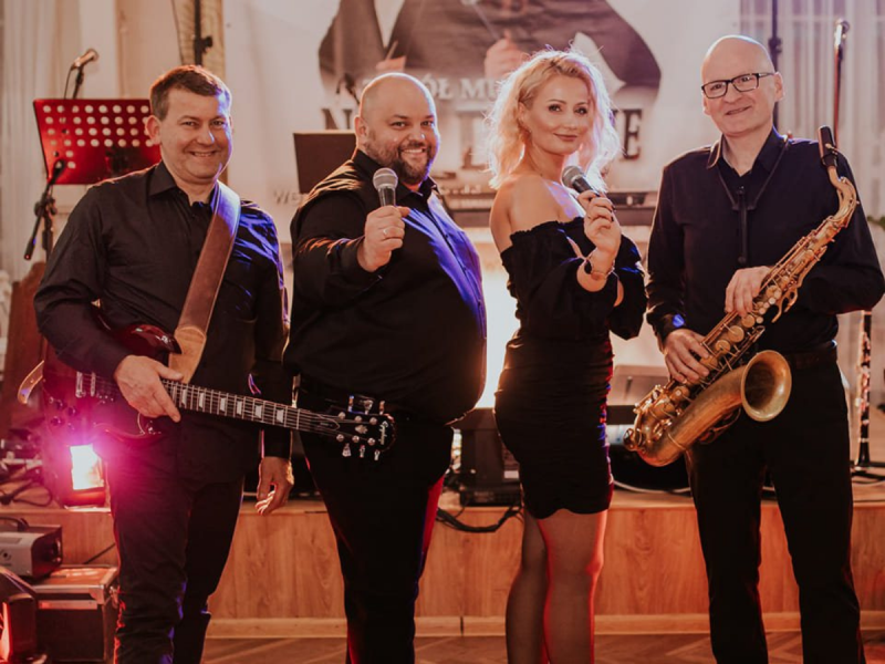 nas-dwoje-i-przyjaciele zdjęcie prezentacji gdzie wesele