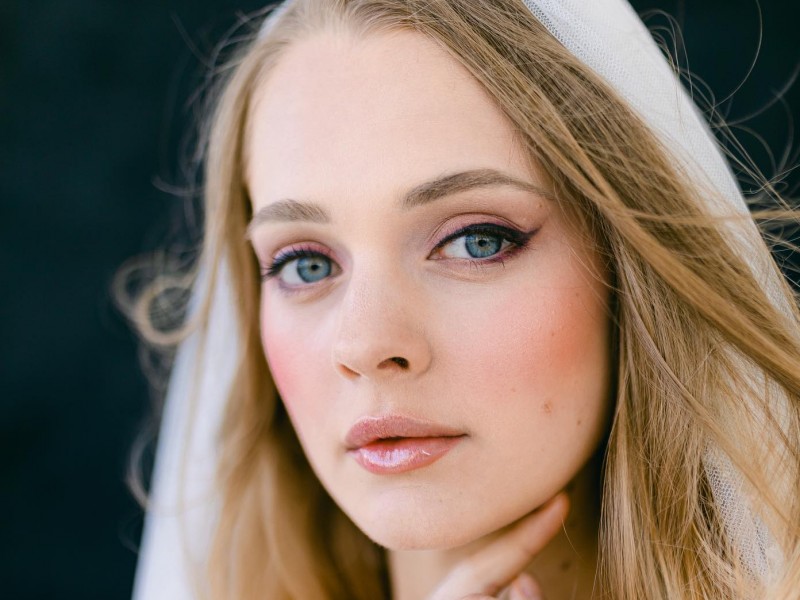 nora-wolniewicz-make-up-hair-artist zdjęcie prezentacji gdzie wesele