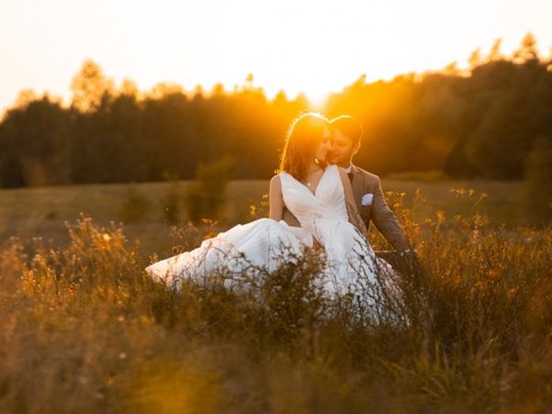 obiektywna-milosc-mateusz-barszczewski-fotograf-slubny zdjęcie prezentacji gdzie wesele