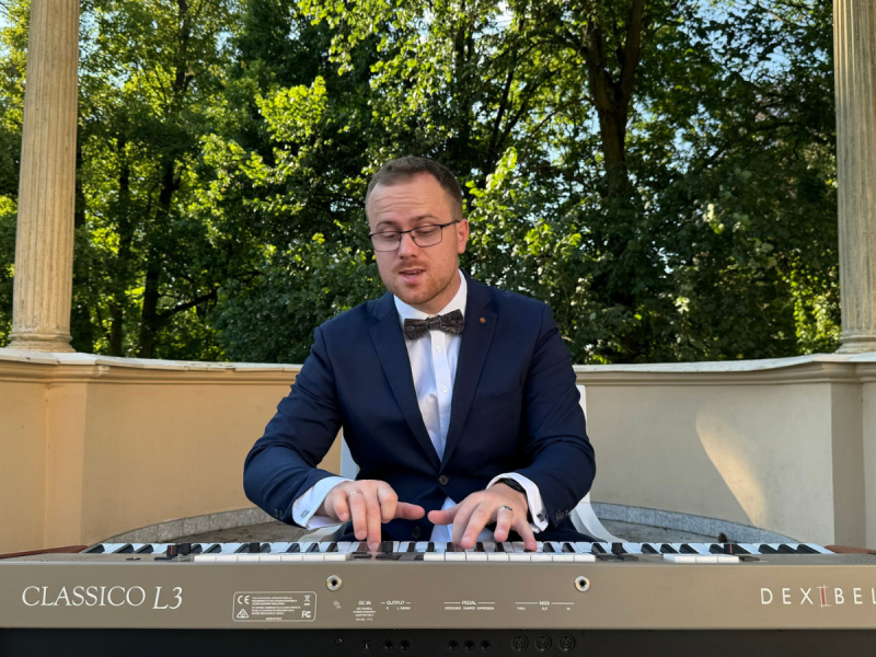 oprawa-muzyczna-ceremonii-hubert-basinski zdjęcie prezentacji gdzie wesele