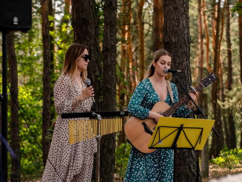 oprawa-wokalna-slubow-daria-i-paulina-sliwinskie zdjęcie prezentacji gdzie wesele