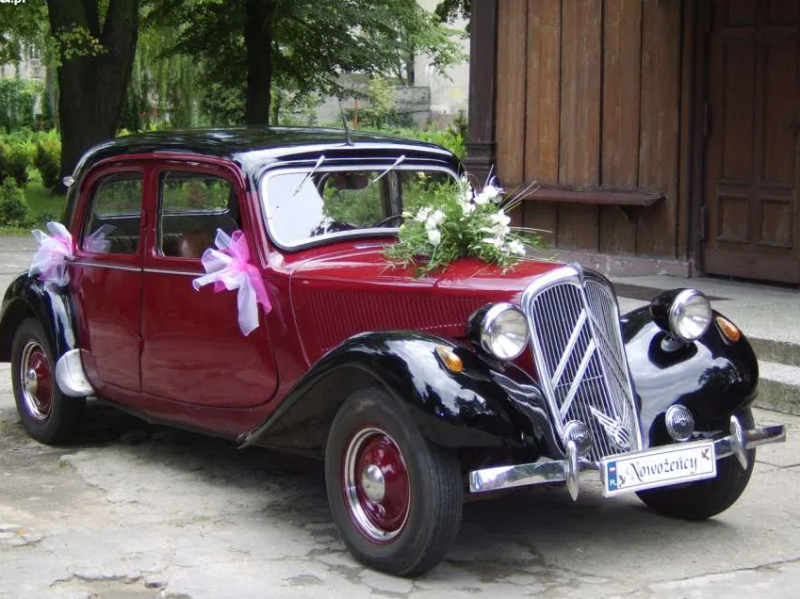 samochod-auto-citroen-11-bl-1947-r-do-slubu zdjęcie prezentacji gdzie wesele