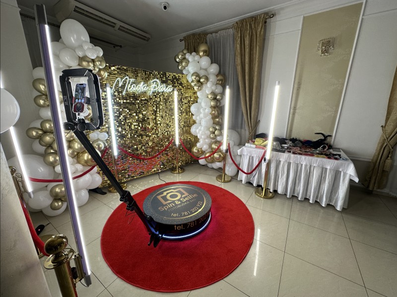 spin-selfie-fotobudka-360 zdjęcie prezentacji gdzie wesele