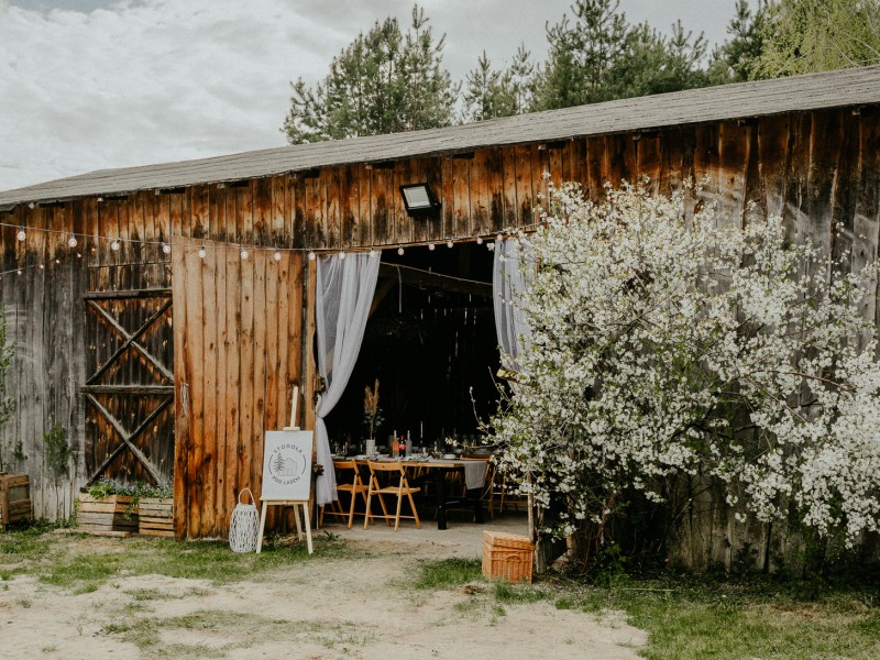 stodola-pod-lasem-w-gosciminie zdjęcie prezentacji gdzie wesele