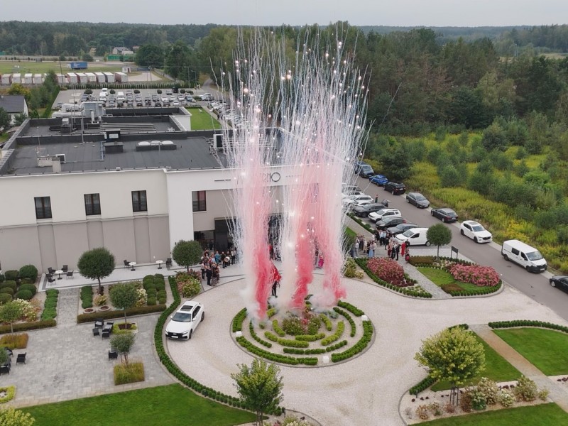 studio-video-wisniewski-media zdjęcie prezentacji gdzie wesele