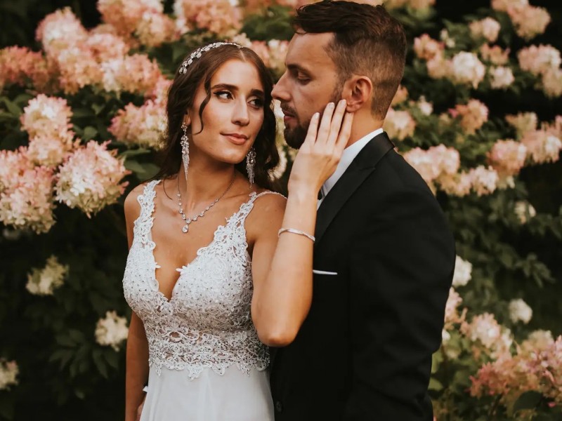 unique-beauty-creations zdjęcie prezentacji gdzie wesele