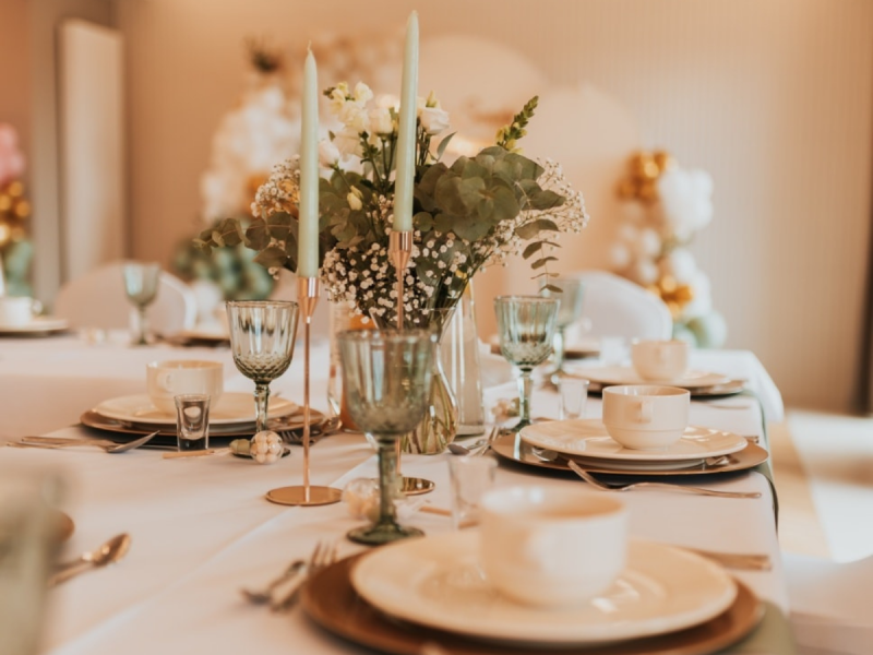 w-blasku-neonow-neony-scianki-dekoracyjne-wystroj-uroczystosci zdjęcie prezentacji gdzie wesele