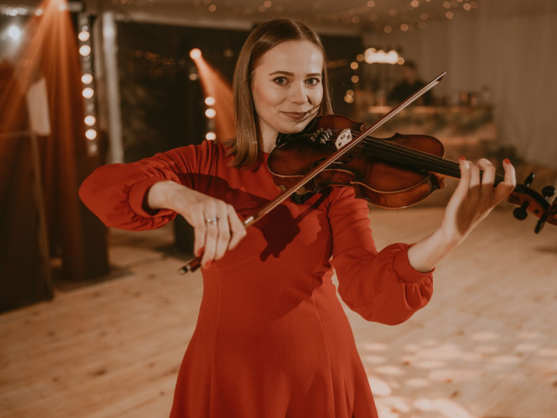 weronika-baran-oprawa-muzyczna-slubu zdjęcie prezentacji gdzie wesele