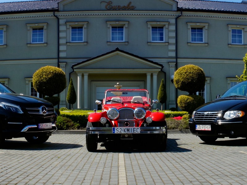 wynajem-samochodow-retro zdjęcie prezentacji gdzie wesele