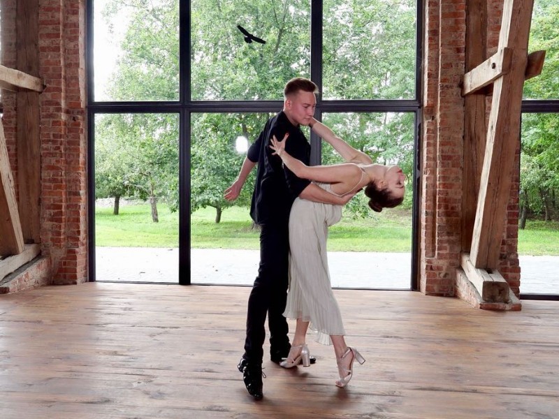 zatanczmypl-pierwszy-taniec-online zdjęcie prezentacji gdzie wesele