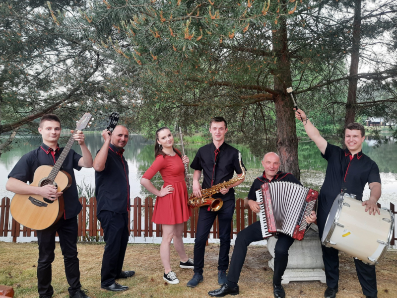 zespol-izi zdjęcie prezentacji gdzie wesele